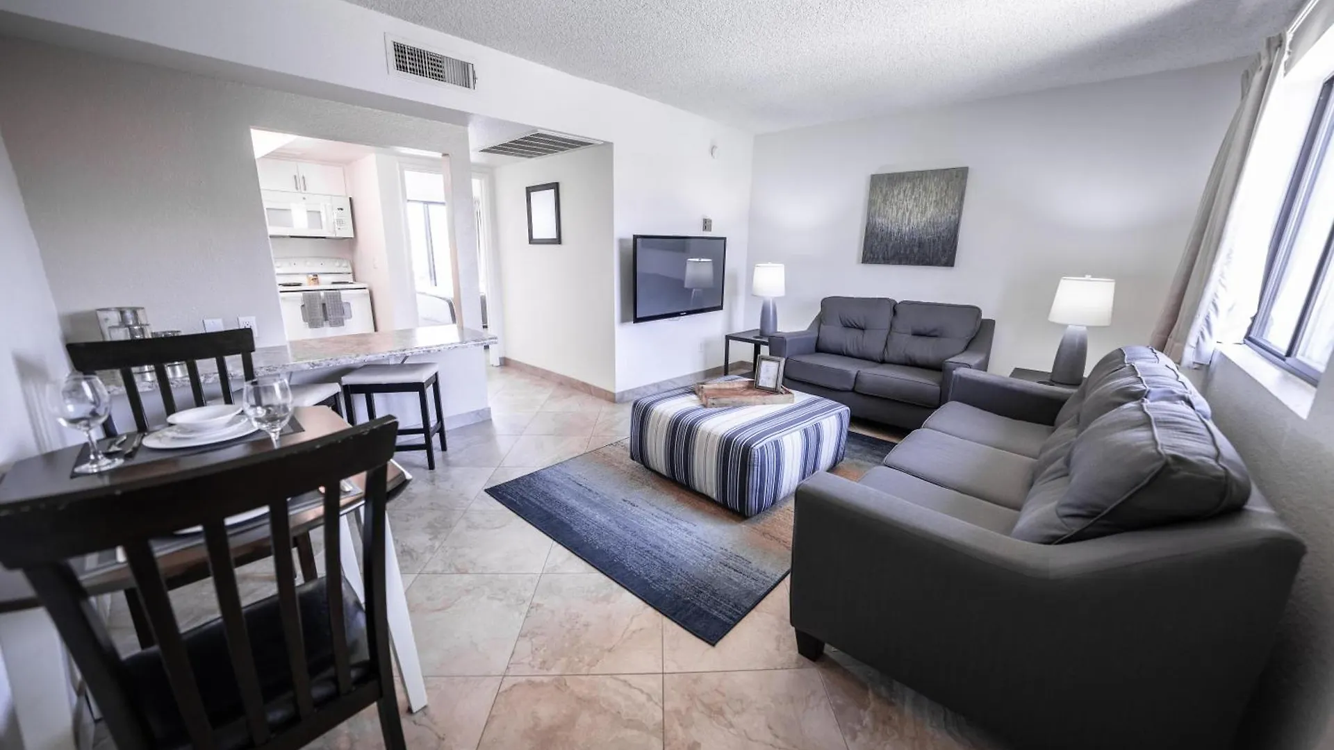 141 Fully Furnished, Wifi Included Apartment Scottsdale
