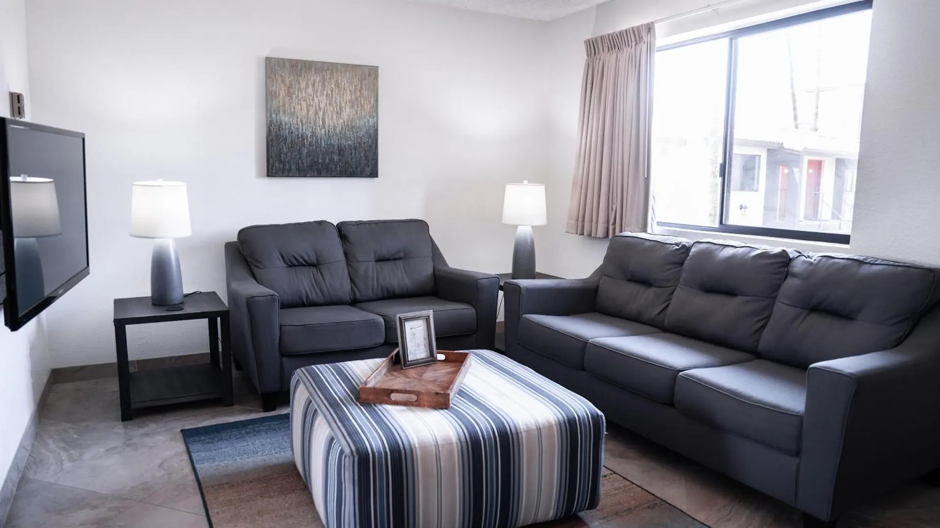 141 Fully Furnished, Wifi Included Apartment Scottsdale